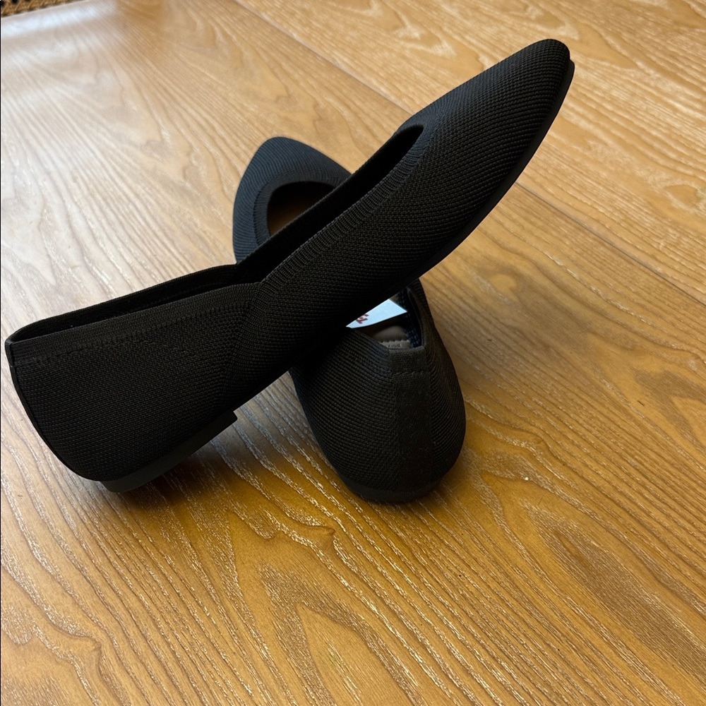 Cynthia Rowley Black Knit Flats - Picture 2 of 2